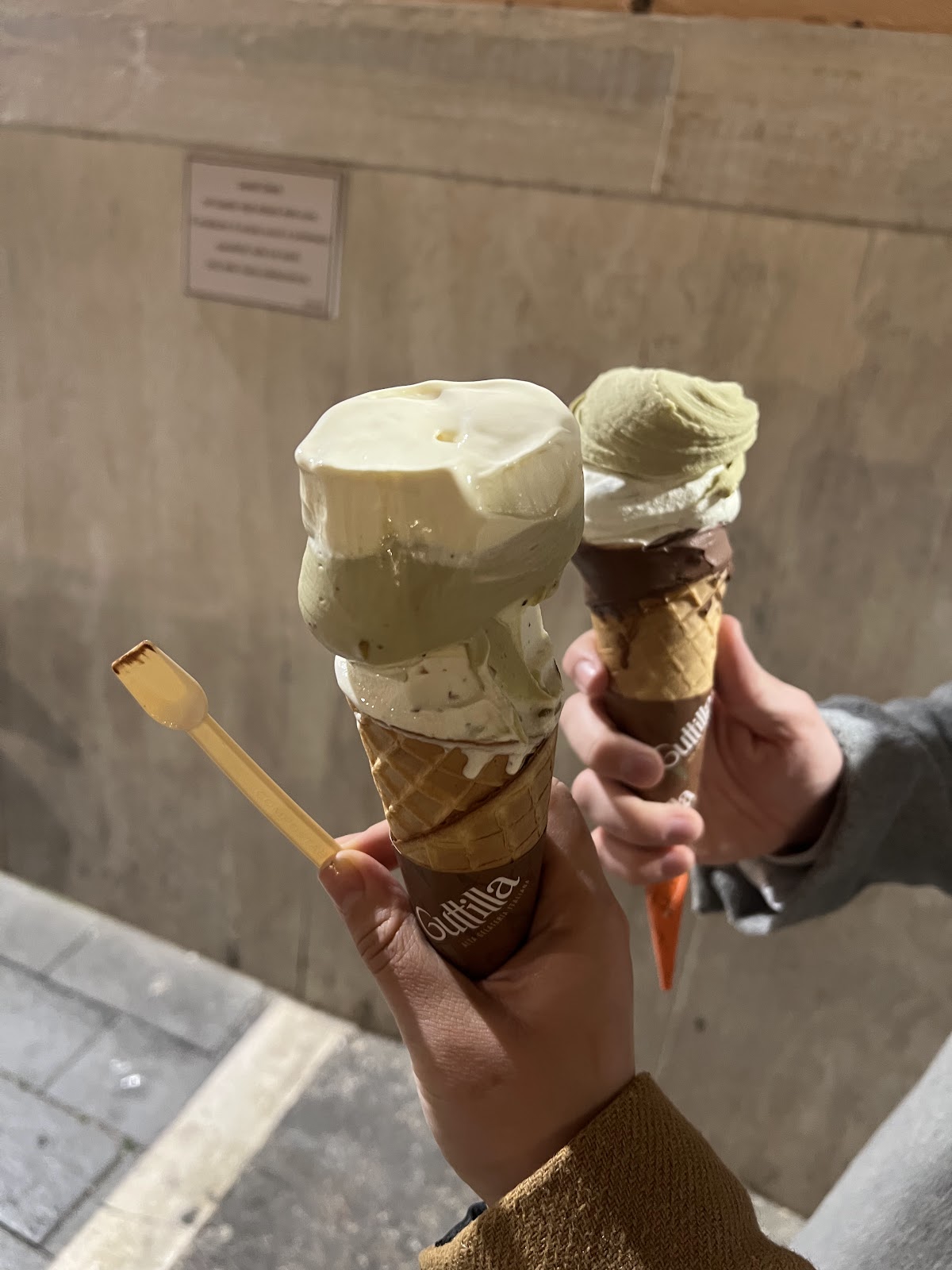 Un dettaglio della vetrina.