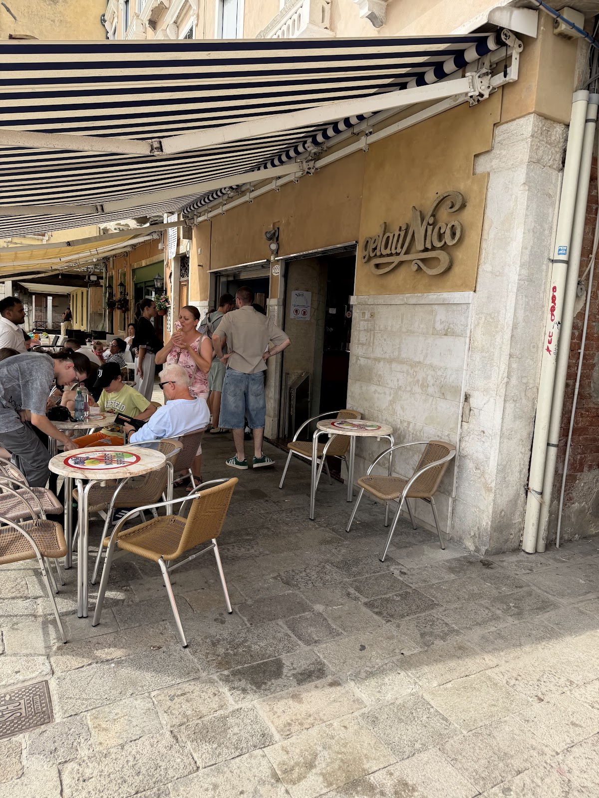 Il locale in servizio.