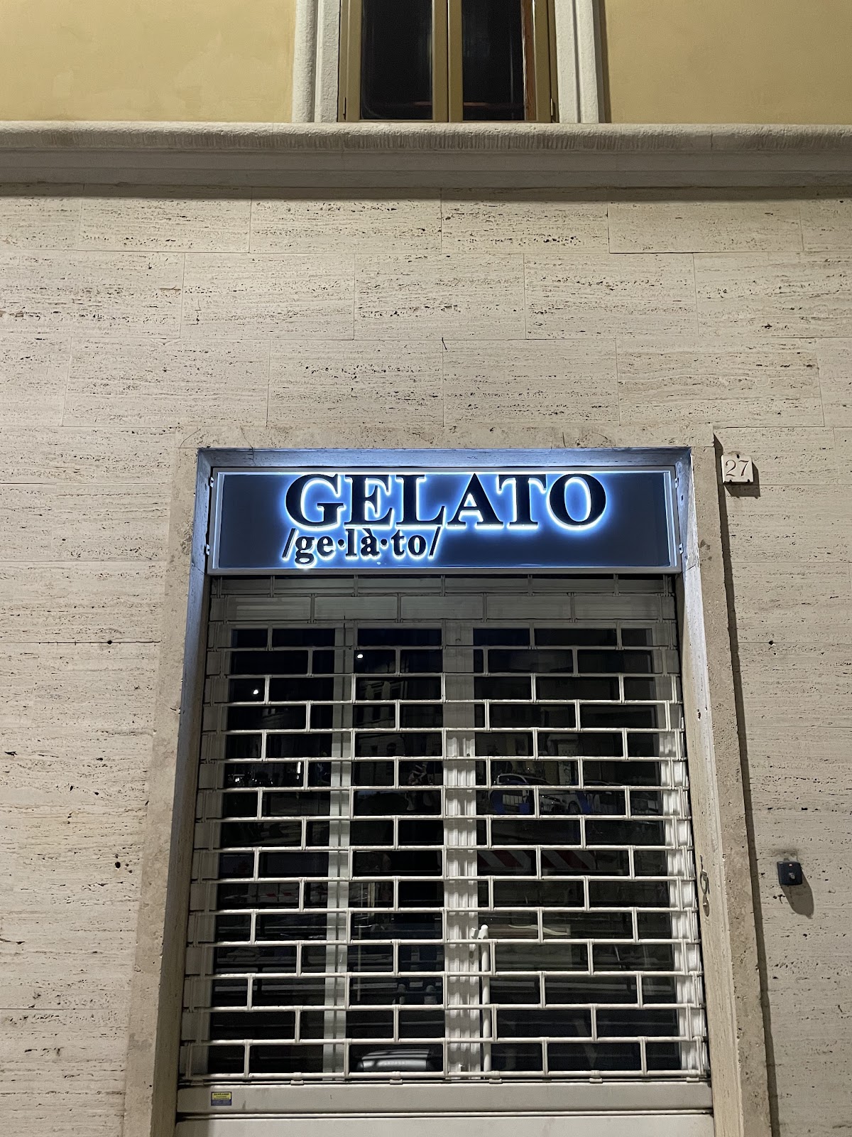 Un dettaglio del banco.