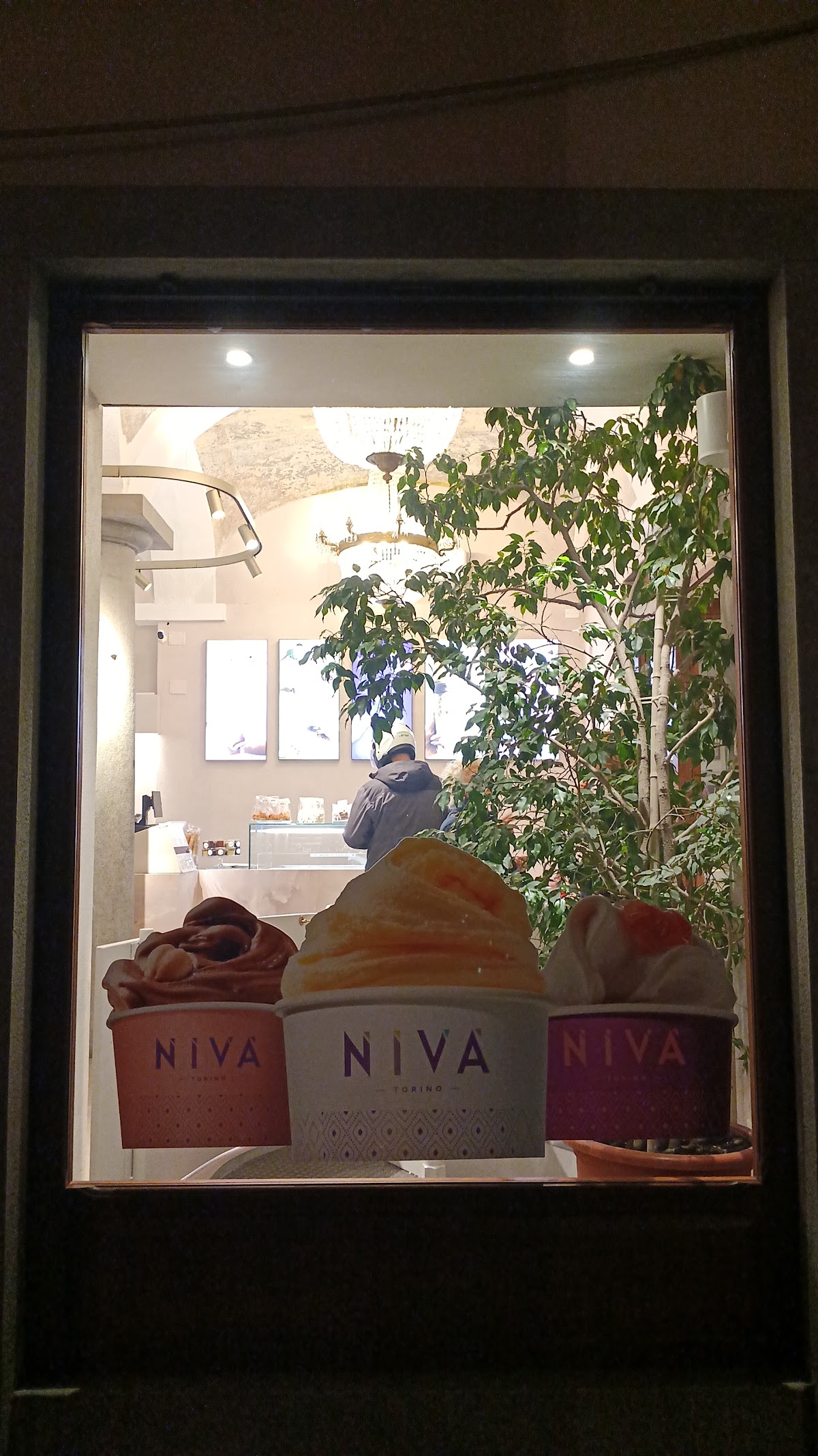 Il locale visto dall'interno.