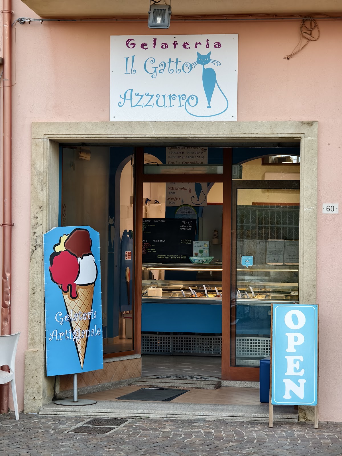 Il locale in servizio.